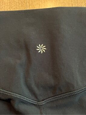 Athleta Salutation Stash Capri Leggings, Size S